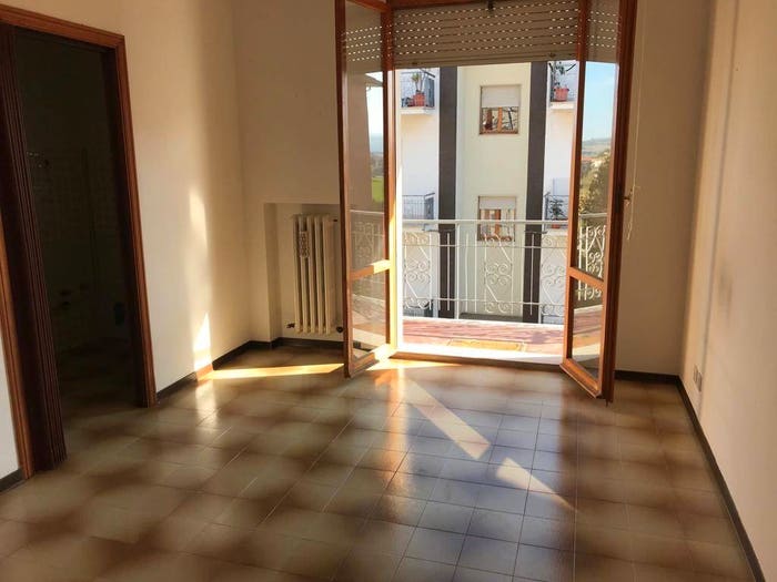 Appartamento con 5 locali in vendita in Tabano Montecappone, Jesi
