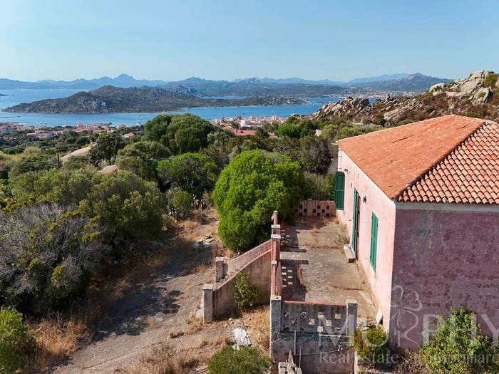 Appartamento quadrilocale in vendita in Via Trinità, La Maddalena