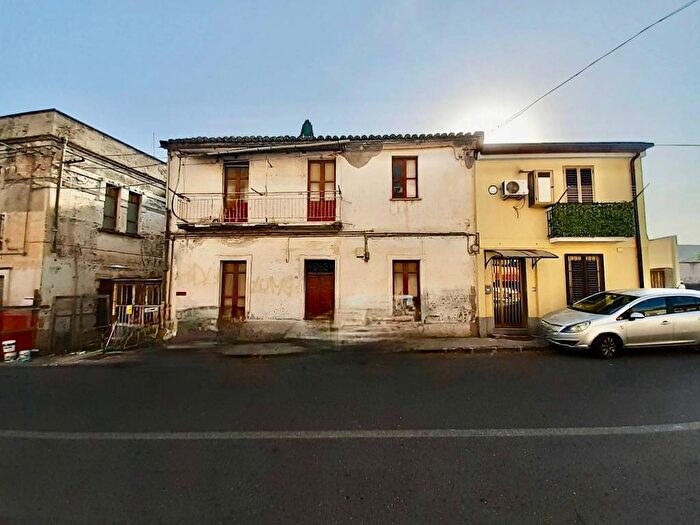 Casa con 6 locali in vendita in Viale degli Angioini, Sala, Catanzaro