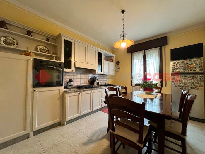 Casa con 6 locali in vendita in via parrocchia, Centro, Isola Rizza