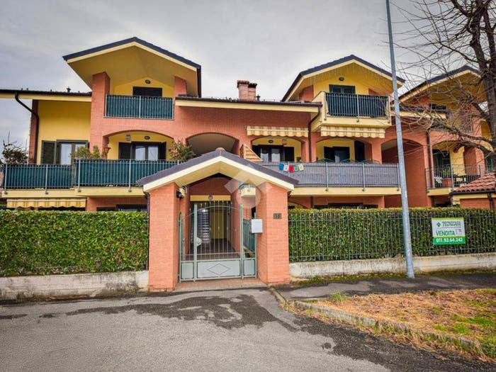 Appartamento con 5 locali in vendita in Via moncenisio, Giaveno