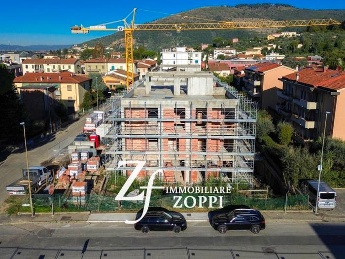 Appartamento quadrilocale in vendita in VIA LARGA, Centro, Calenzano