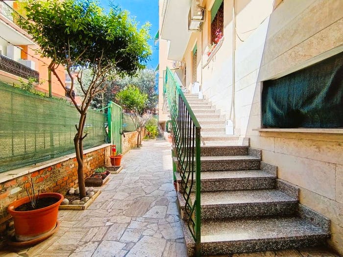 Appartamento trilocale in vendita in Via Capo Spartivento, Ostia Levante, Roma