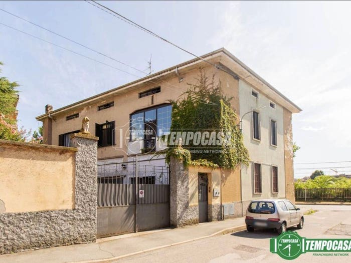 Casa con 5 locali in vendita in Via Fiume, Santissimi Apostoli, Busto Arsizio