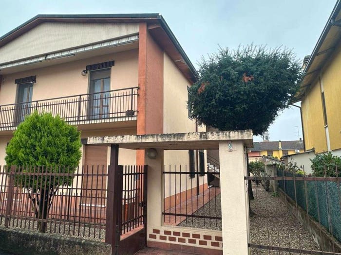 Appartamento con 5 locali in vendita in Via Fratelli Rosselli, Centro, Mede