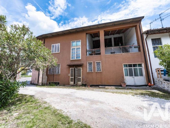 Casa con 6 locali in vendita in Via carbonini, Centro, Nave