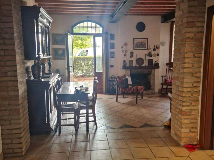Casa con 6 locali in vendita in Baggiovara, Modena