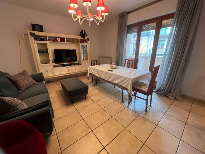 Appartamento quadrilocale in vendita in Via Novembre, Centro, Castelfiorentino