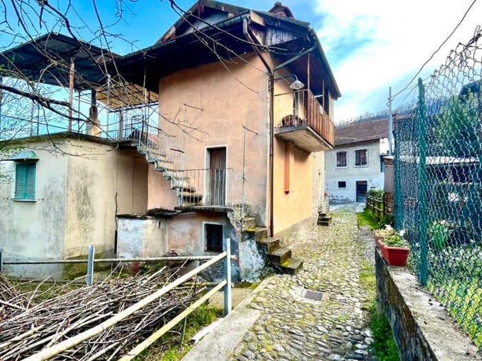 Casa trilocale in vendita in Via Cicogna, Rovegro, San Bernardino Verbano