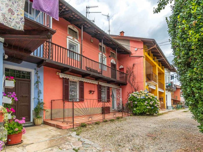 Casa quadrilocale in vendita in Strada Cantone Binella, Vandorno Piazzo Cossila, Biella