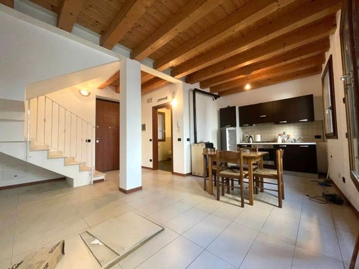 Casa quadrilocale in vendita in Via Benedetto Croce, Centro, Chiuppano