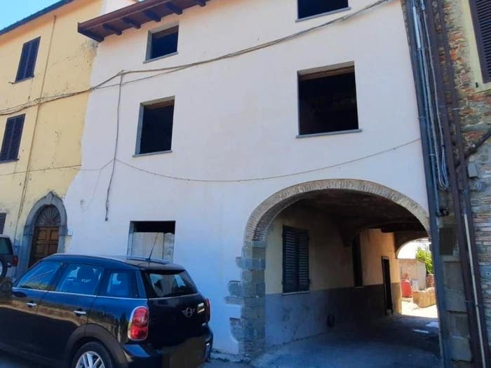 Casa con 6 locali in vendita in Veneri, Pescia