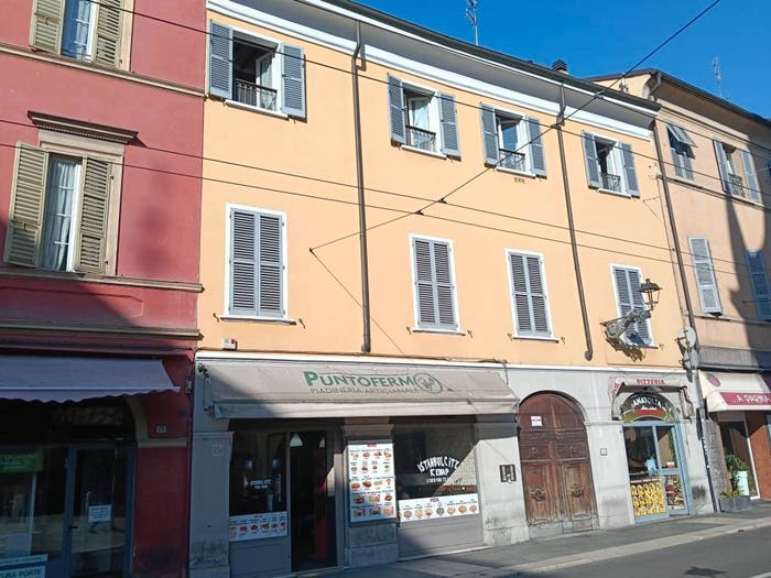 Appartamento quadrilocale in vendita in Strada Massimo d'Azeglio, Parco Ducale Oltretorrente, Parma