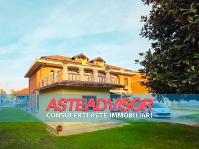 Casa con 6 locali in vendita in Via Pallavicino, Nichelino