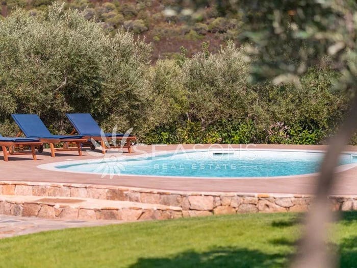 Casa con 6 locali in vendita in San Pantaleo, Olbia