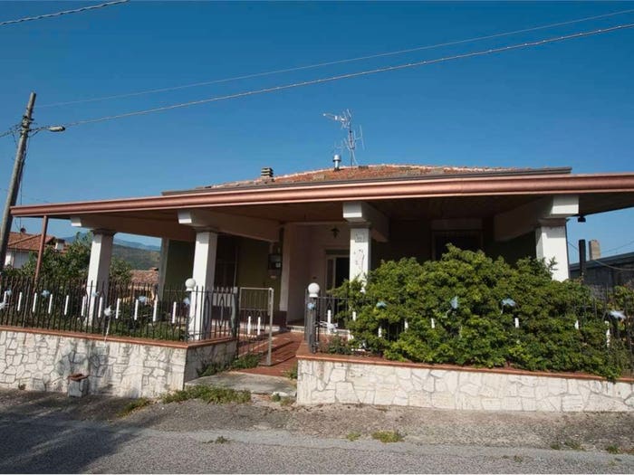 Casa con 5 locali in vendita in VIA TUFARE, Torrice
