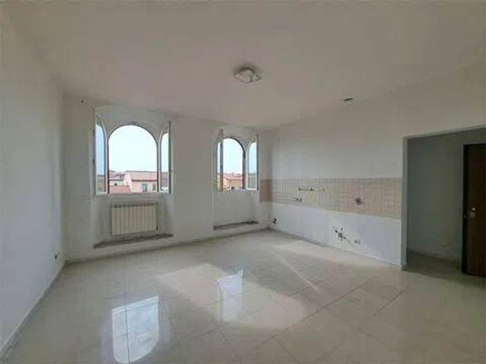 Appartamento bilocale in vendita in Via Mentana, Cisternone, Livorno