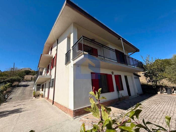 Casa con 6 locali in vendita in Contrada Atriena, Centro, Gessopalena