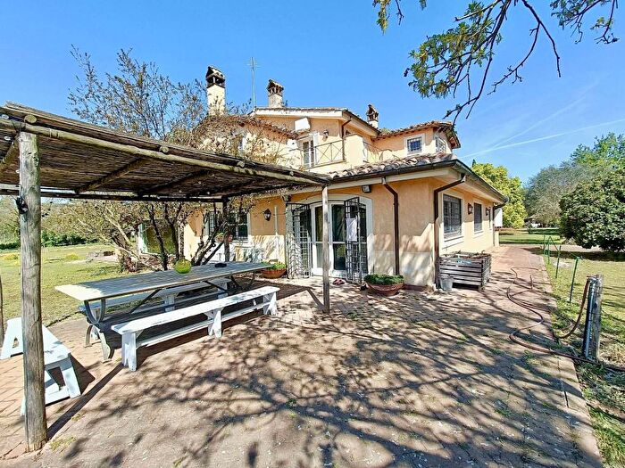 Casa con 6 locali in vendita in Via Formellese, Olgiata, Roma