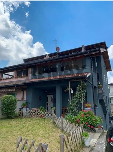 Casa quadrilocale in vendita in via Ruggero Leoncavallo, Canegrate
