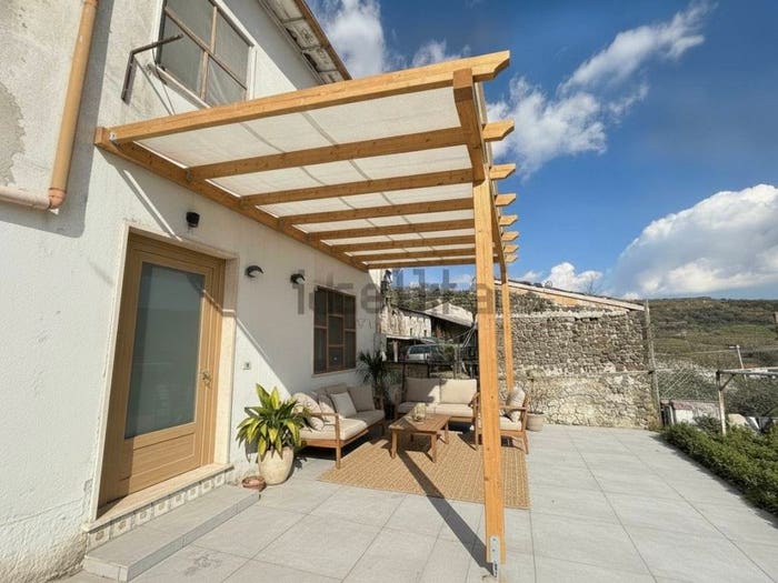 Casa con 5 locali in vendita in Via Lauri, Montecchia di Crosara