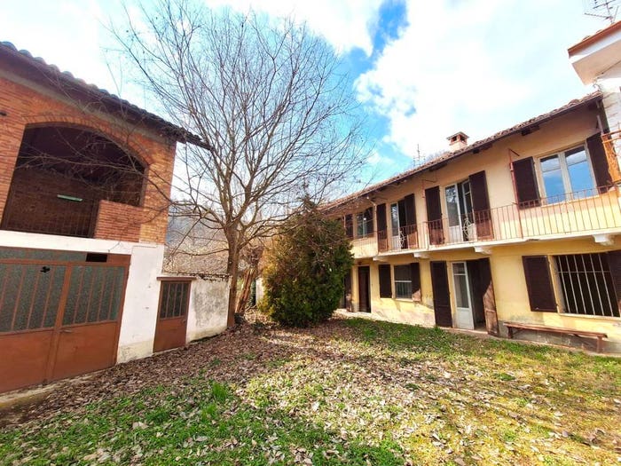 Casa con 6 locali in vendita in Via Alba, Monticello d'Alba