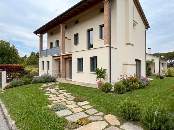 Casa con 5 locali in vendita in Via Trento, Padernello, Paese