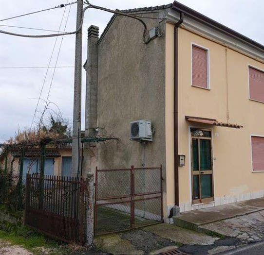 Casa con 5 locali in vendita in Corso Vittorio Emanuele Ii, Centro, Adria