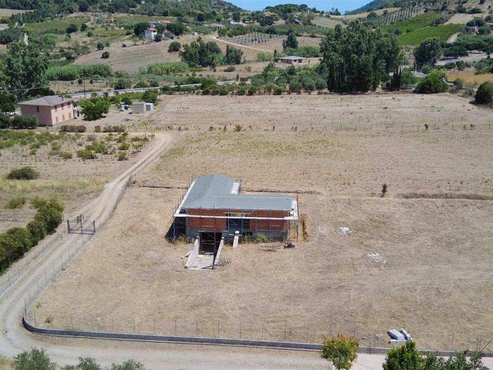 Casa con 5 locali in vendita in Cardedu