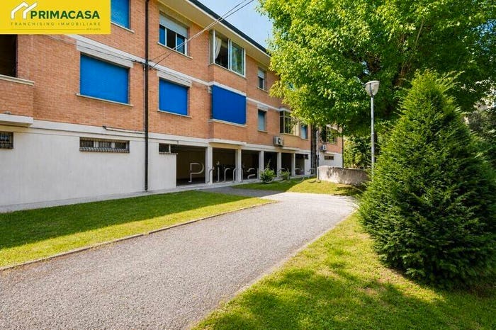 Appartamento con 5 locali in vendita in Via Vincenzo Vela, Centro, Correggio
