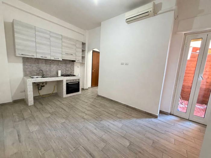 Appartamento bilocale in vendita in Via Nino Bixio, Zona Domitilla, Ladispoli