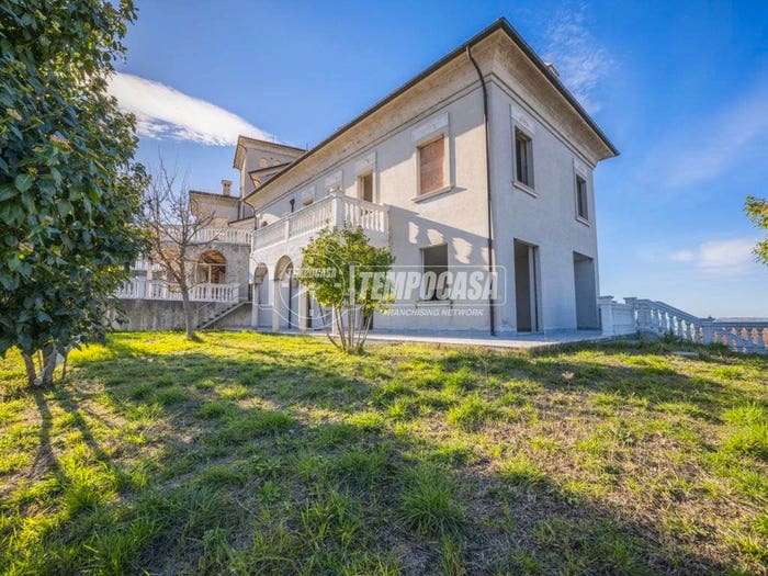 Casa con 6 locali in vendita in Via Madonna Concezione, Centro, Monte San Giusto
