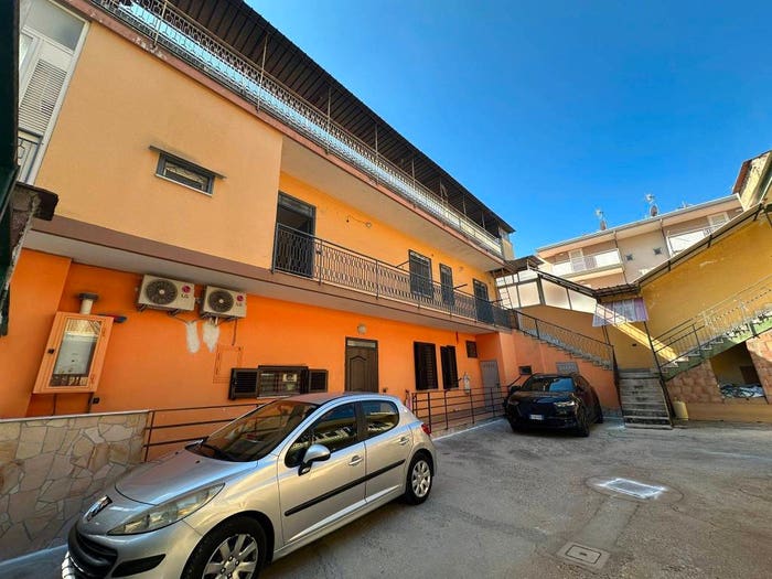 Appartamento trilocale in vendita in Via Maggio, Orta di Atella