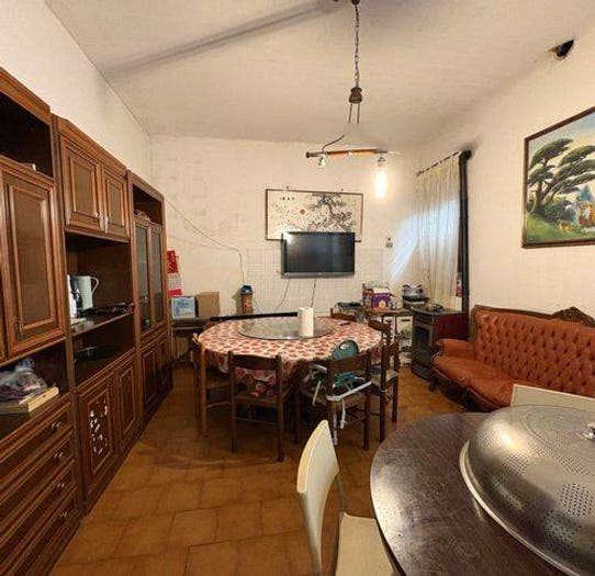 Casa con 6 locali in vendita in Tramuschio, Mirandola