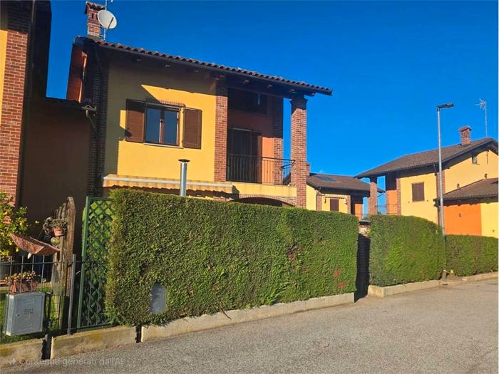 Casa con 6 locali in vendita in Cervere