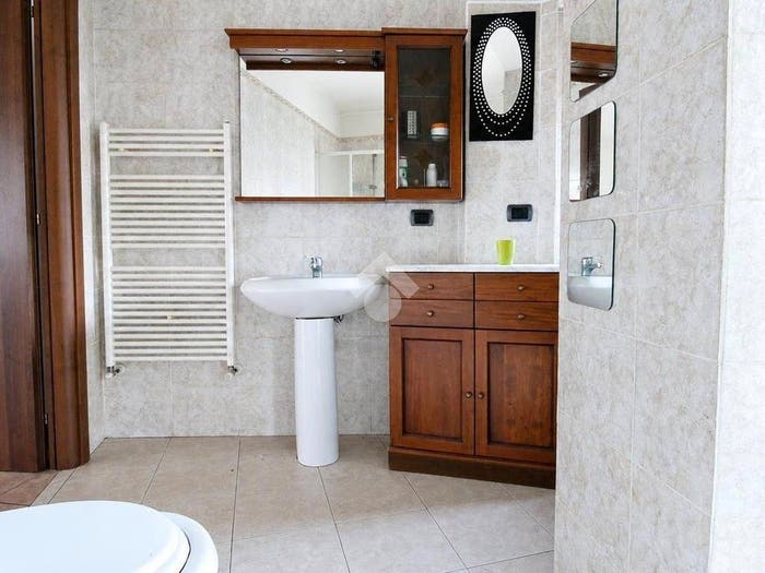 Casa trilocale in vendita in Via Roma, Centro, Alice Castello