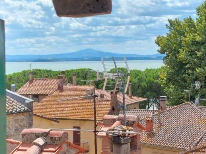 Appartamento trilocale in vendita in Via II giugno, Centro, Passignano sul Trasimeno