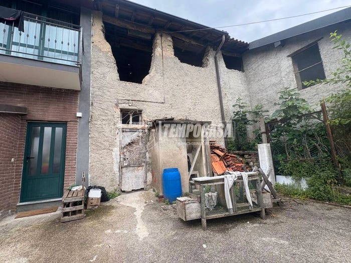 Casa con 5 locali in vendita in Via Costa, Costa, Fino Mornasco