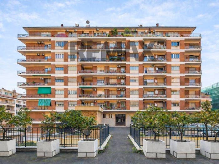 Appartamento con 6 locali in vendita in Largo Oreste Giorgi, Gregorio VII Piccolomini, Roma