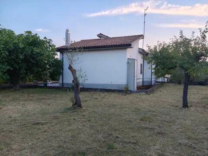 Casa quadrilocale in vendita in Via Vignale, Macchia d'Isernia
