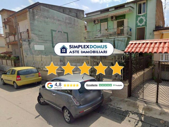 Appartamento con 6 locali in vendita in Via L Longo, Sant'Arpino