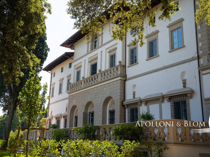 Appartamento con 6 locali in vendita in Via Benedetto da Maiano, Fiesole