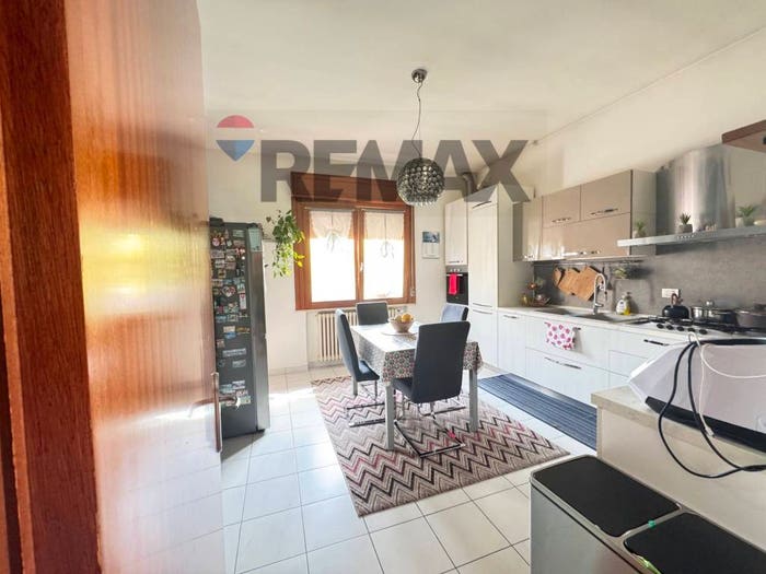 Appartamento quadrilocale in vendita in Via Eridania, Centro, Stienta