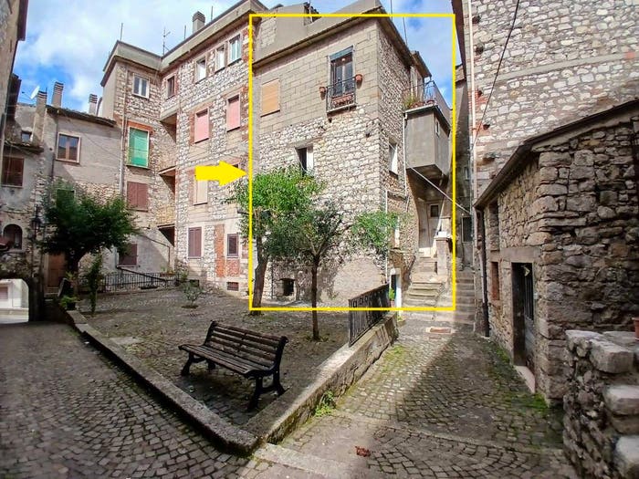 Casa in vendita in Via Borgo, Vallecorsa