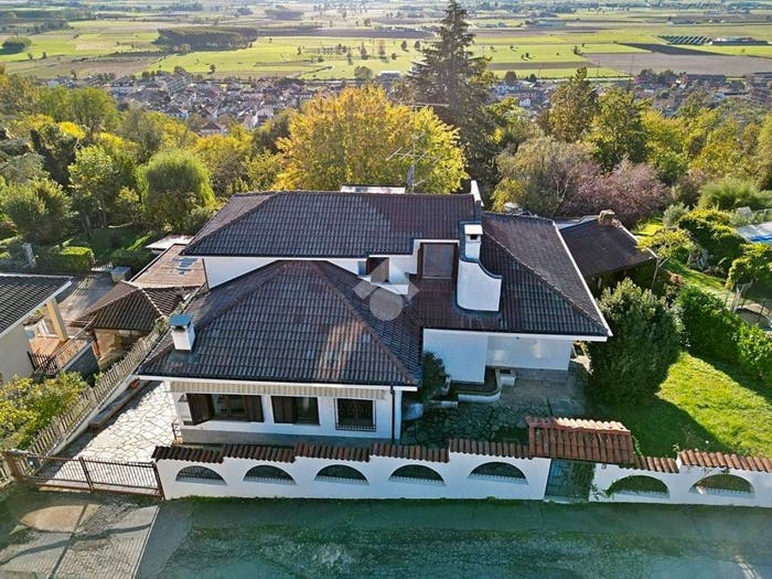 Casa con 6 locali in affitto in STRADA PENNACCINI, Bandito, Bra