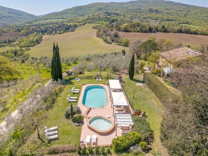 Casa con 6 locali in vendita in Pomarance