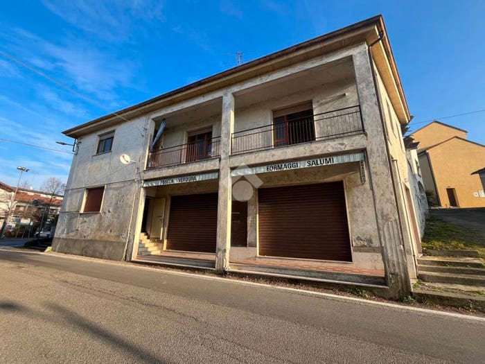 Casa con 6 locali in vendita in Via Roma, Cerrina, Cerrina Monferrato