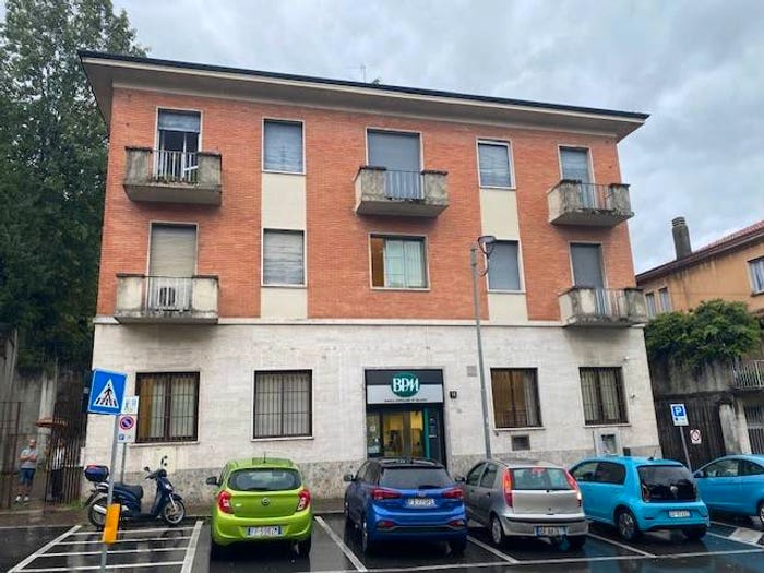 Appartamento trilocale in vendita in Viale Luciano Manara, Centro, Barzanò