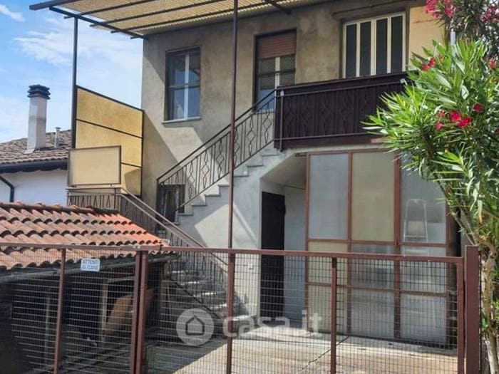 Casa con 6 locali in vendita in Via Savio, Centro, Montemagno