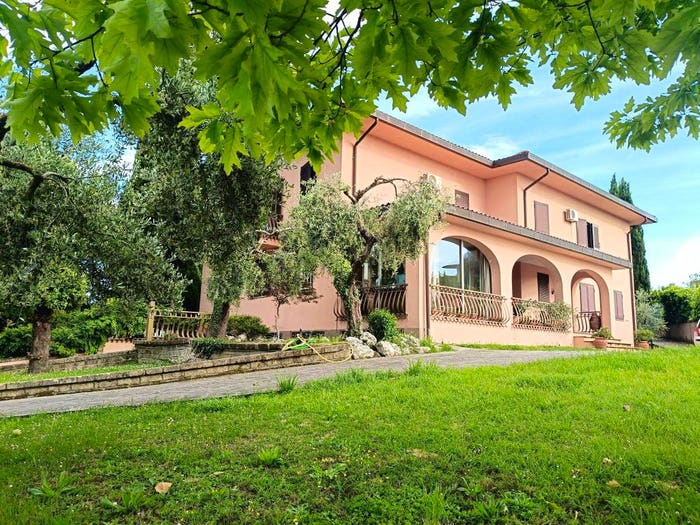 Casa con 6 locali in vendita in Vocabolo Spiazzetta, Calvi dell'Umbria